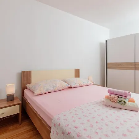 Apartment Komarac