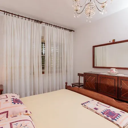 Apartment Komarac
