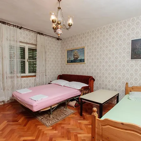Apartment Komarac Slatine