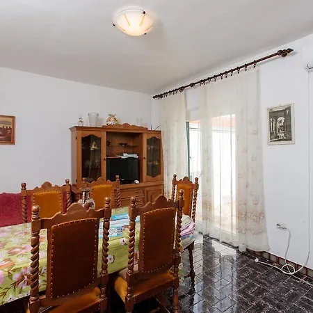Apartment Komarac